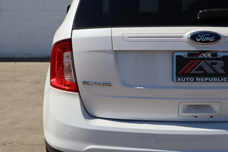 Ford Edge Vehicle Full-screen Gallery Image 07