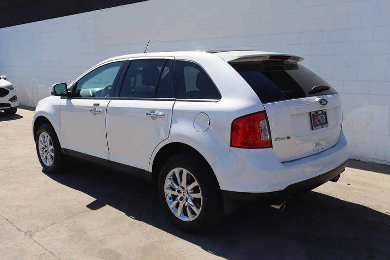 Ford Edge Vehicle Full-screen Gallery Image 09