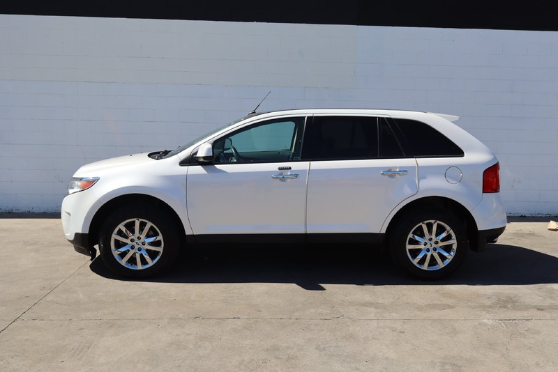 Ford Edge Vehicle Full-screen Gallery Image 10