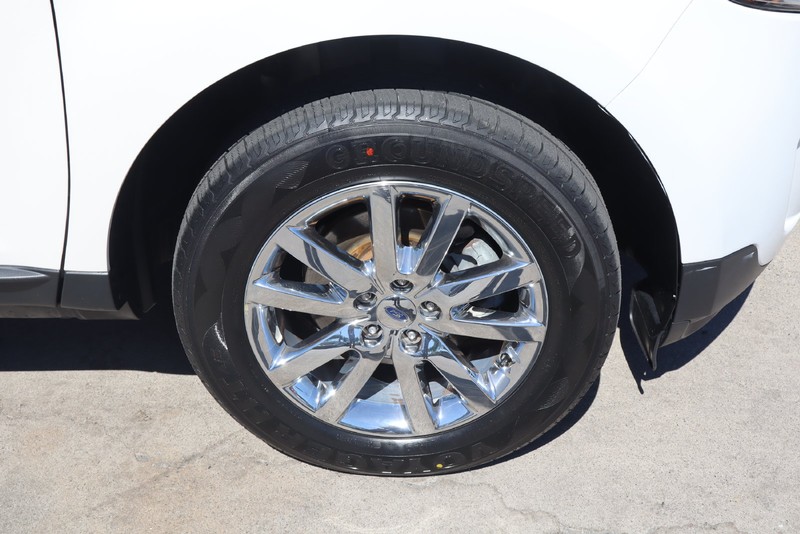 Ford Edge Vehicle Full-screen Gallery Image 12