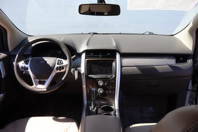 Ford Edge Vehicle Full-screen Gallery Image 20