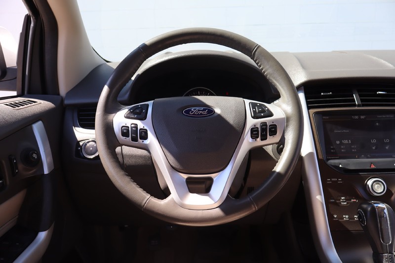 Ford Edge Vehicle Full-screen Gallery Image 22