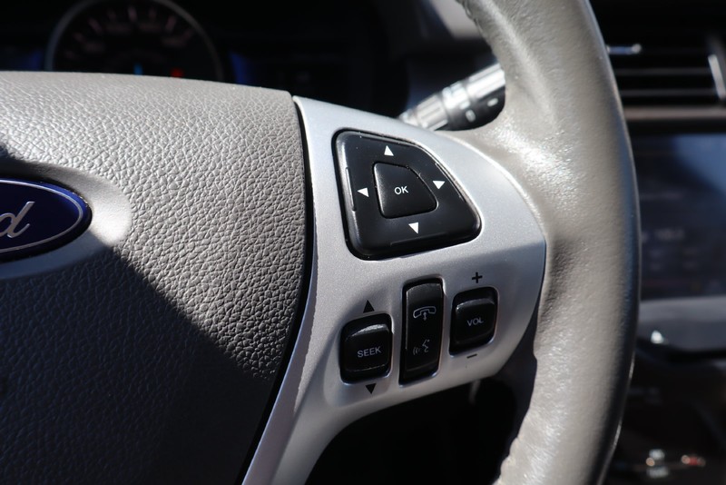Ford Edge Vehicle Full-screen Gallery Image 24