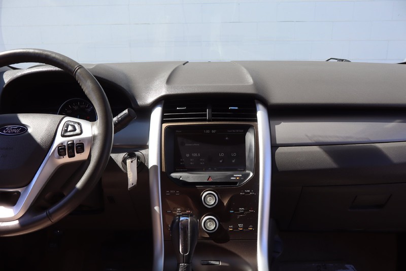 Ford Edge Vehicle Full-screen Gallery Image 25