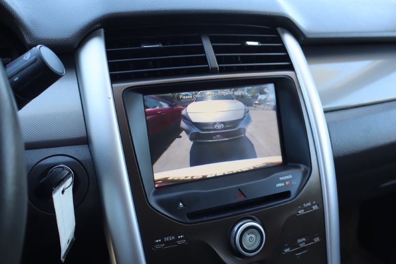 Ford Edge Vehicle Full-screen Gallery Image 30