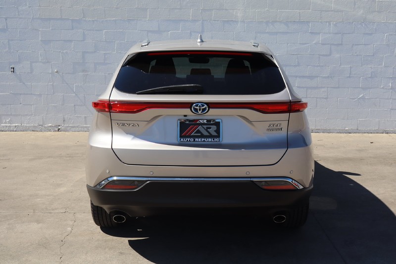 Toyota Venza Vehicle Full-screen Gallery Image 06