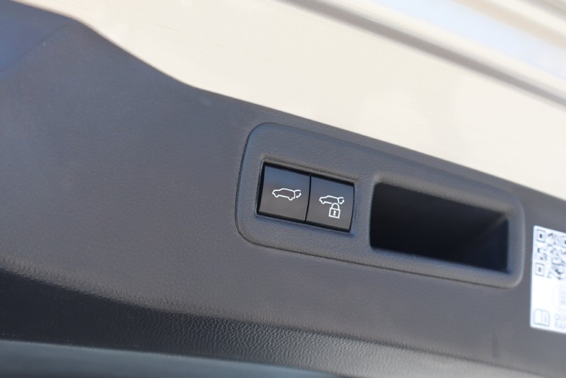 Toyota Venza Vehicle Full-screen Gallery Image 09