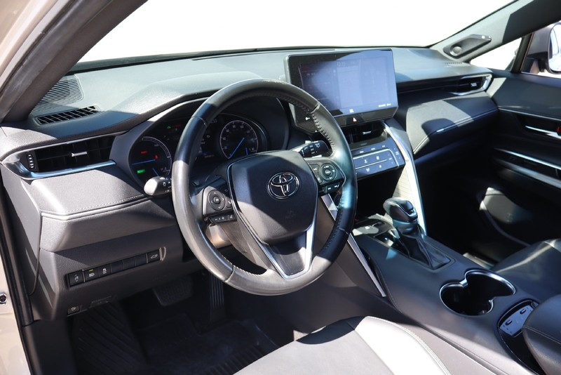 Toyota Venza Vehicle Full-screen Gallery Image 16