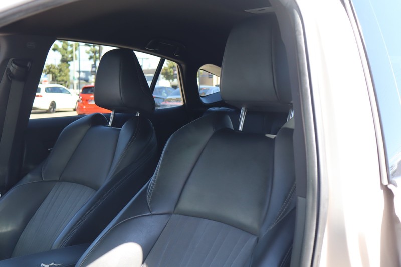 Toyota Venza Vehicle Full-screen Gallery Image 18