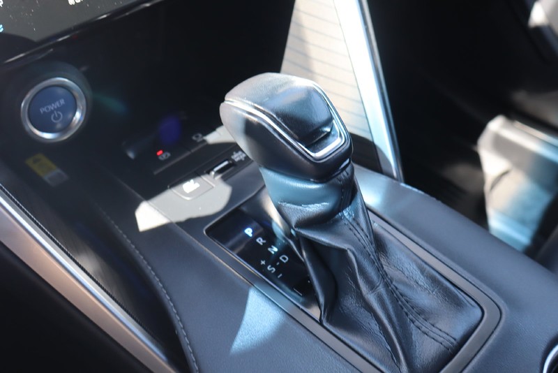 Toyota Venza Vehicle Full-screen Gallery Image 30