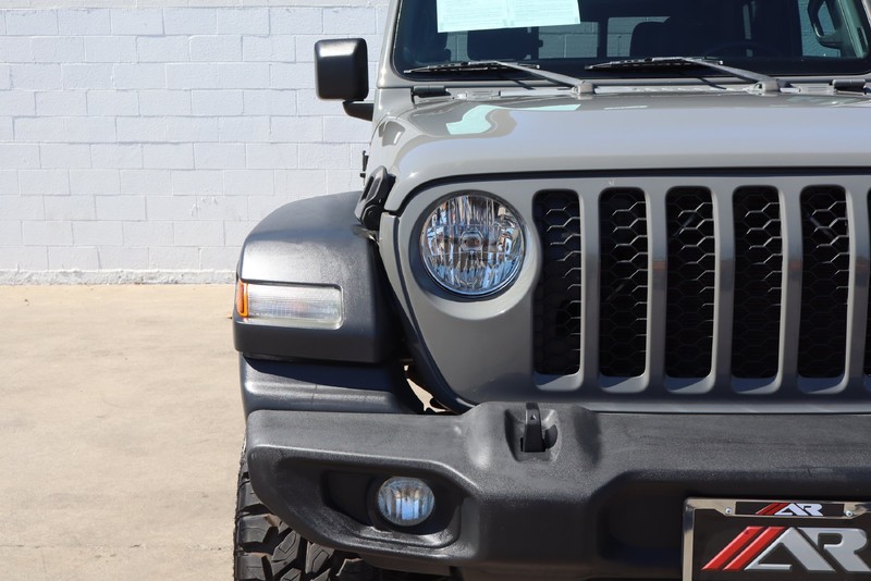 Jeep Gladiator Vehicle Full-screen Gallery Image 03