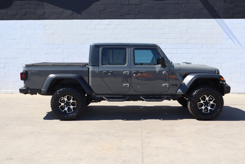 Jeep Gladiator Vehicle Full-screen Gallery Image 04
