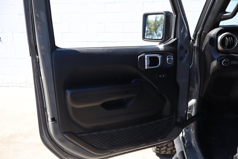 Jeep Gladiator Vehicle Full-screen Gallery Image 14