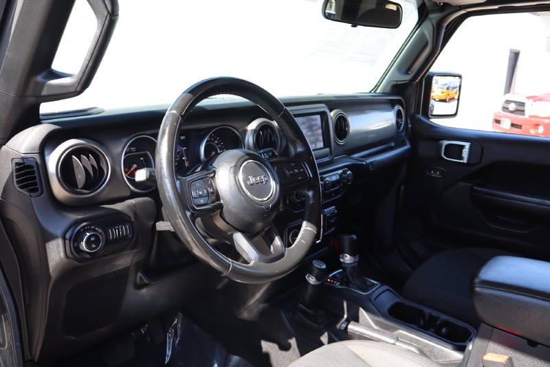 Jeep Gladiator Vehicle Full-screen Gallery Image 15