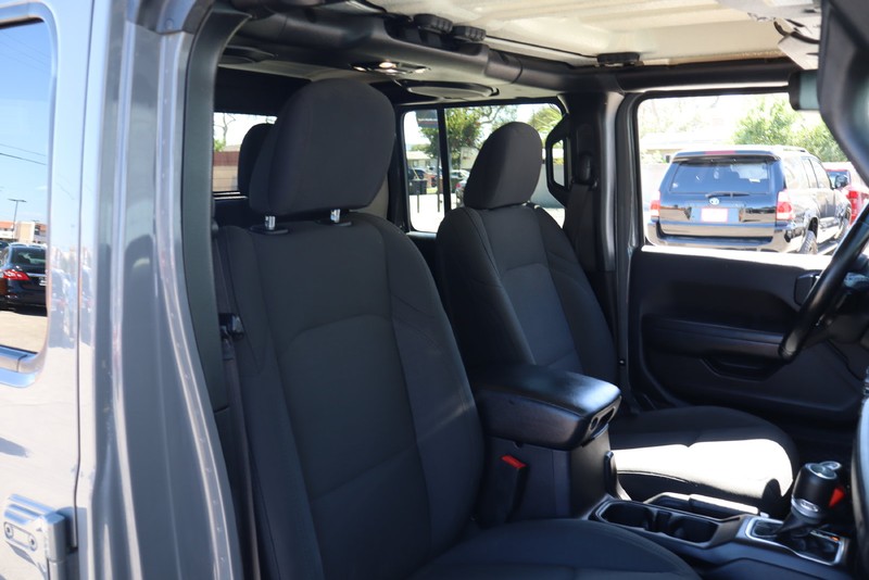 Jeep Gladiator Vehicle Full-screen Gallery Image 19