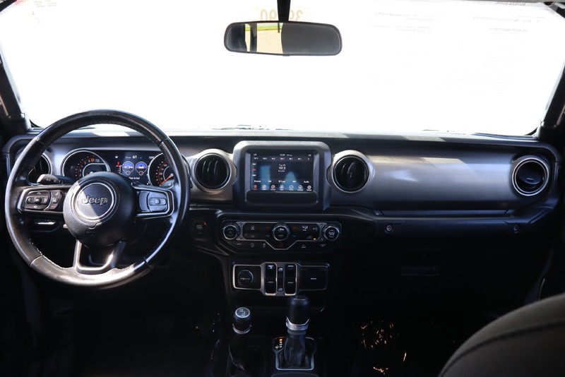 Jeep Gladiator Vehicle Full-screen Gallery Image 21