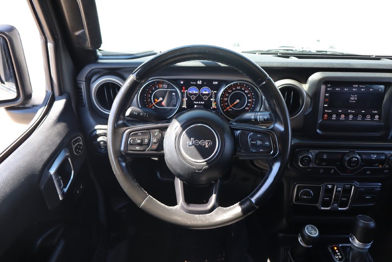 Jeep Gladiator Vehicle Full-screen Gallery Image 23