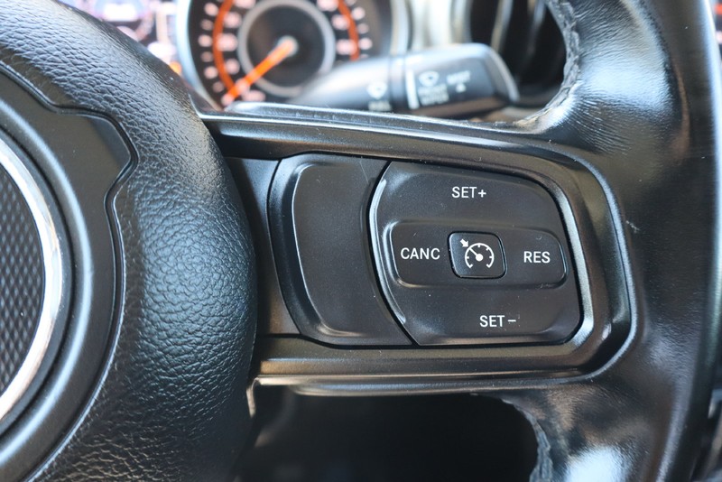 Jeep Gladiator Vehicle Full-screen Gallery Image 25