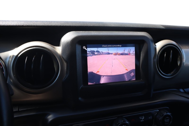 Jeep Gladiator Vehicle Full-screen Gallery Image 27