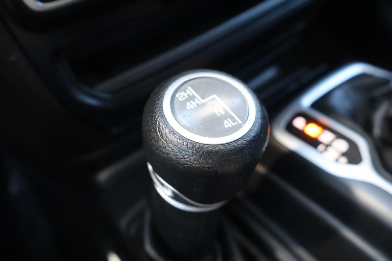 Jeep Gladiator Vehicle Full-screen Gallery Image 29
