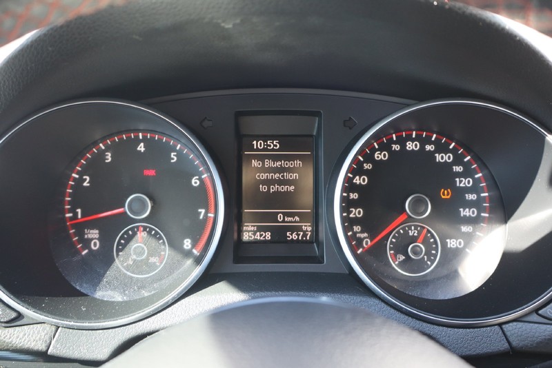Volkswagen GTI Vehicle Full-screen Gallery Image 21