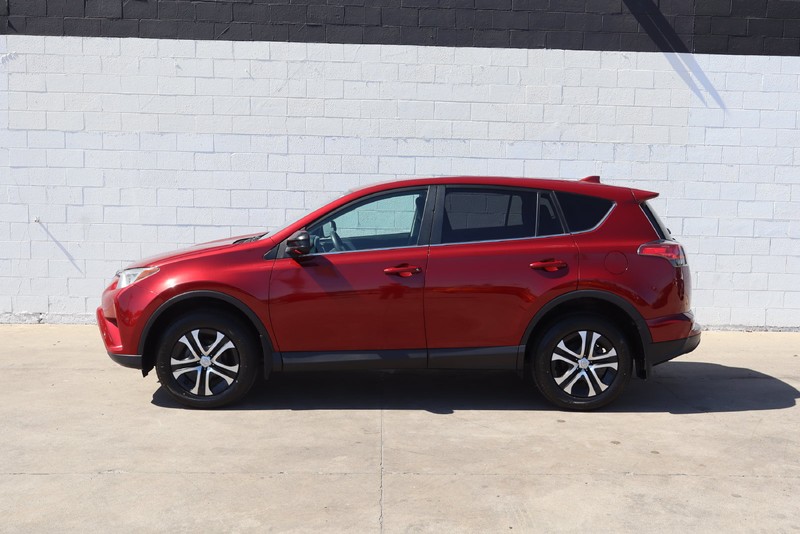 Toyota RAV4 Vehicle Full-screen Gallery Image 10