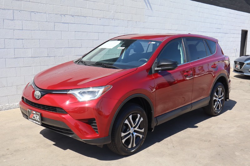 Toyota RAV4 Vehicle Full-screen Gallery Image 11