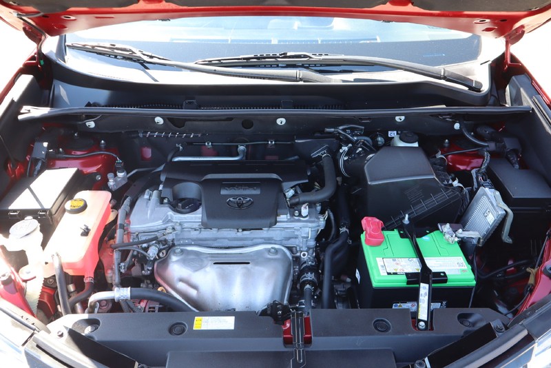 Toyota RAV4 Vehicle Full-screen Gallery Image 12