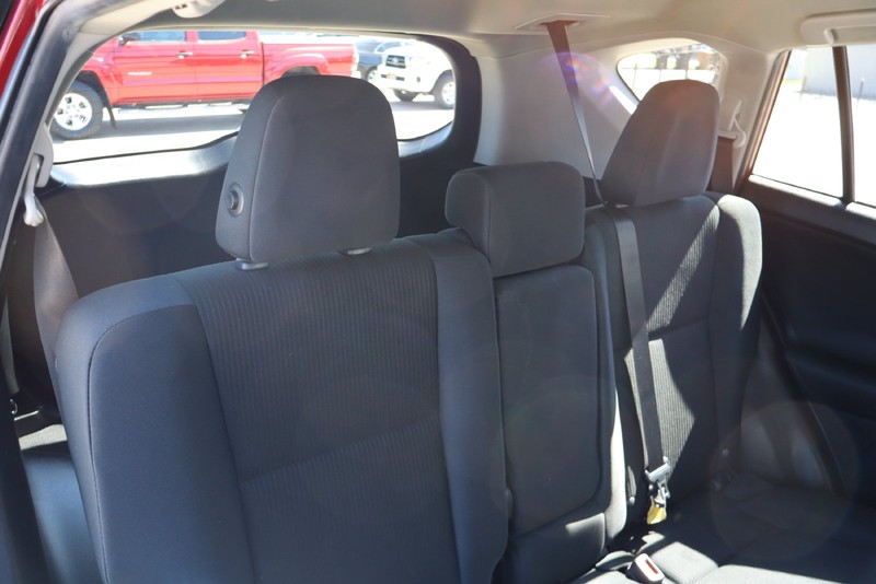 Toyota RAV4 Vehicle Full-screen Gallery Image 20