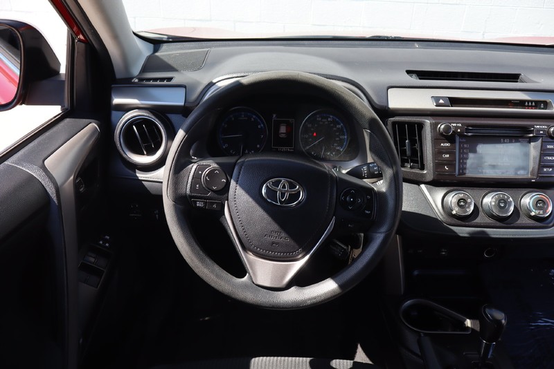 Toyota RAV4 Vehicle Full-screen Gallery Image 23