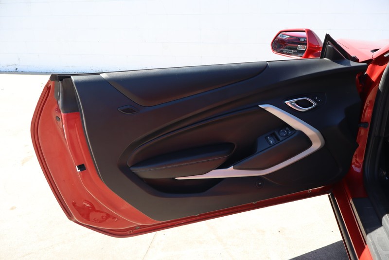 Chevrolet Camaro Vehicle Full-screen Gallery Image 14