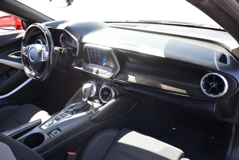 Chevrolet Camaro Vehicle Full-screen Gallery Image 18