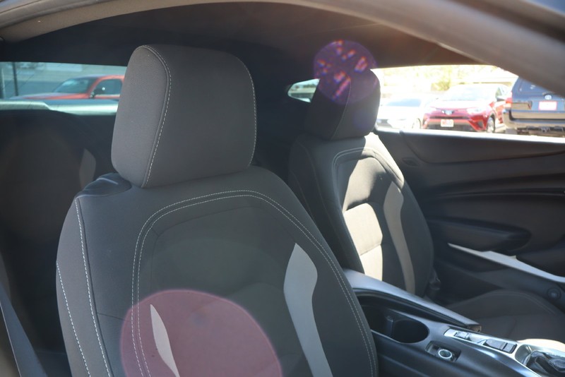 Chevrolet Camaro Vehicle Full-screen Gallery Image 19