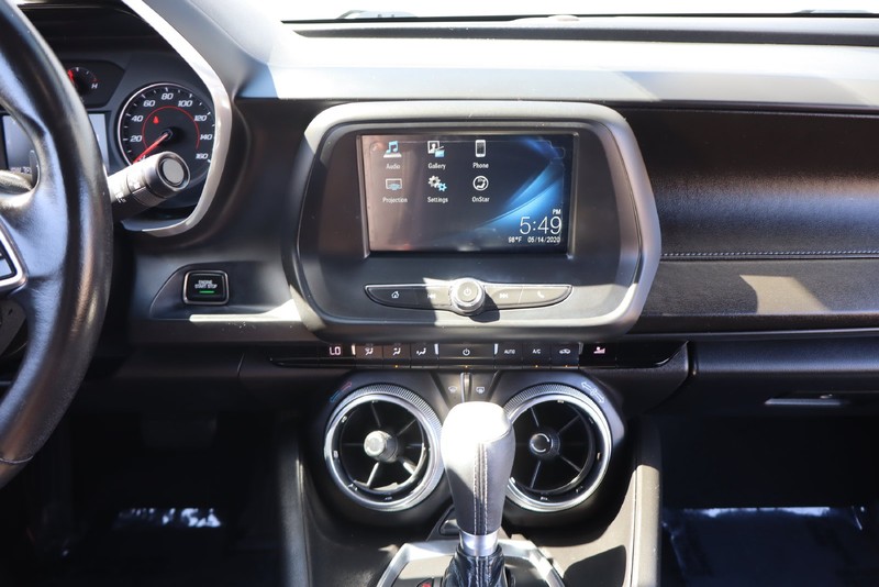 Chevrolet Camaro Vehicle Full-screen Gallery Image 21