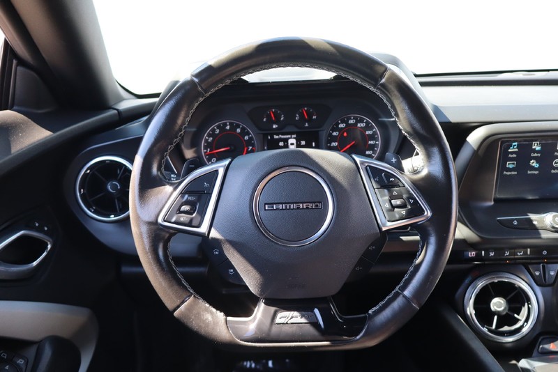 Chevrolet Camaro Vehicle Full-screen Gallery Image 23