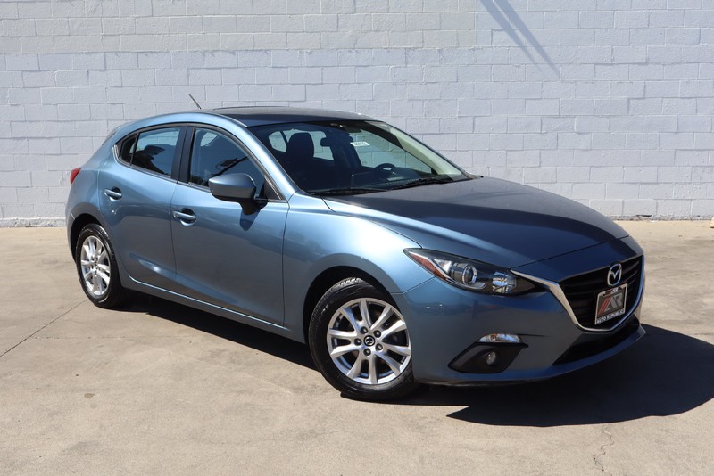 Mazda Mazda3 Hatchback Vehicle Full-screen Gallery Image 01