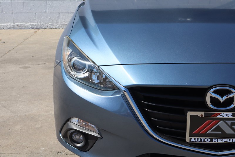 Mazda Mazda3 Hatchback Vehicle Full-screen Gallery Image 03
