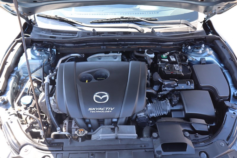 Mazda Mazda3 Hatchback Vehicle Full-screen Gallery Image 12