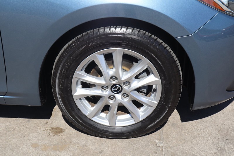 Mazda Mazda3 Hatchback Vehicle Full-screen Gallery Image 13