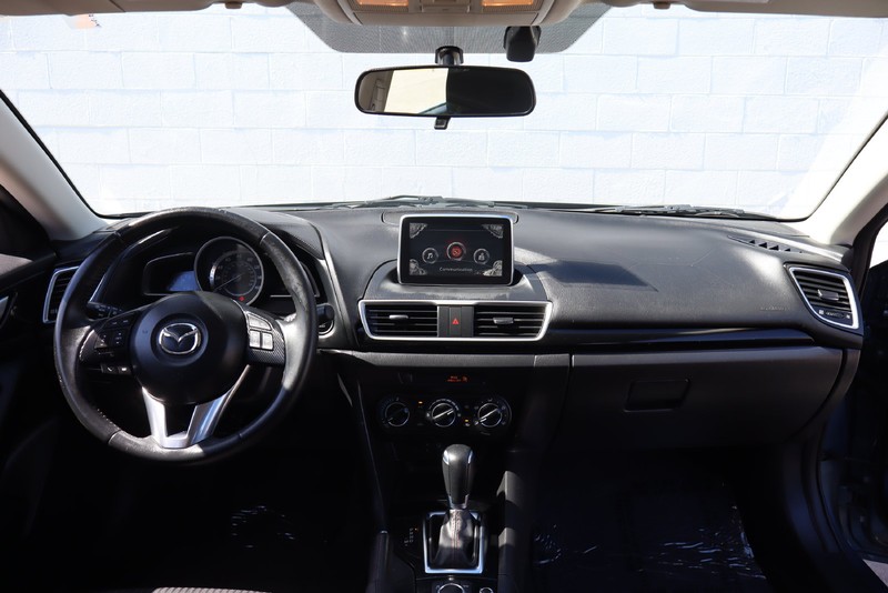 Mazda Mazda3 Hatchback Vehicle Full-screen Gallery Image 21