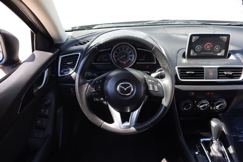 Mazda Mazda3 Hatchback Vehicle Full-screen Gallery Image 23