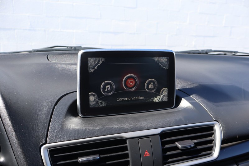 Mazda Mazda3 Hatchback Vehicle Full-screen Gallery Image 25