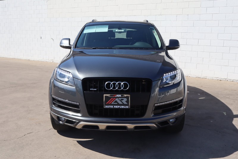 Audi Q7 Vehicle Full-screen Gallery Image 02