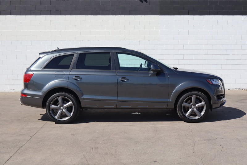 Audi Q7 Vehicle Full-screen Gallery Image 04