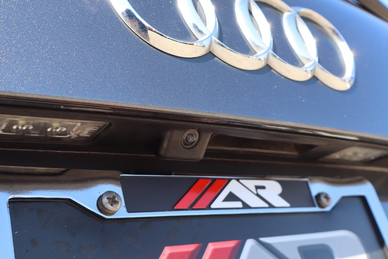 Audi Q7 Vehicle Full-screen Gallery Image 08