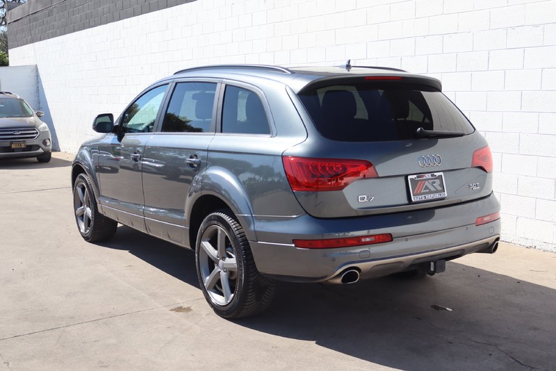 Audi Q7 Vehicle Full-screen Gallery Image 12