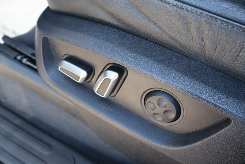 Audi Q7 Vehicle Full-screen Gallery Image 20