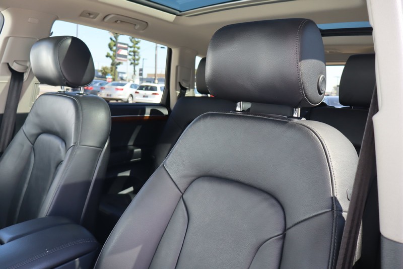 Audi Q7 Vehicle Full-screen Gallery Image 22