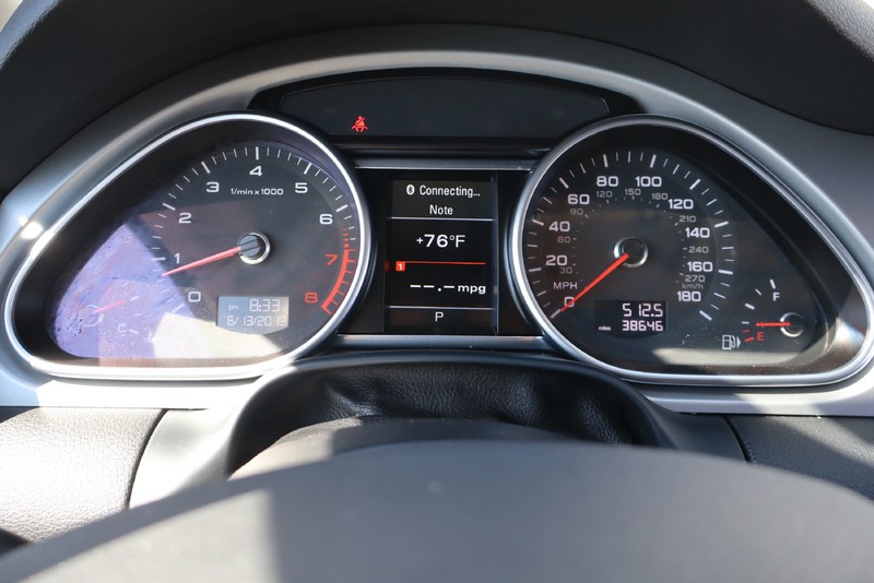 Audi Q7 Vehicle Full-screen Gallery Image 31