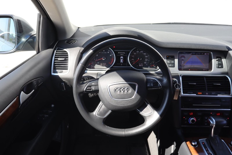 Audi Q7 Vehicle Full-screen Gallery Image 32